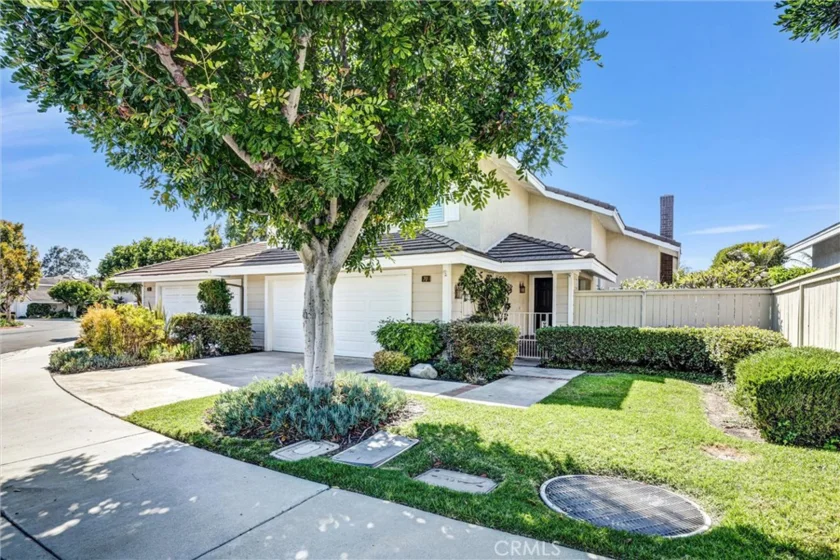 70 Fairlake photo 5
