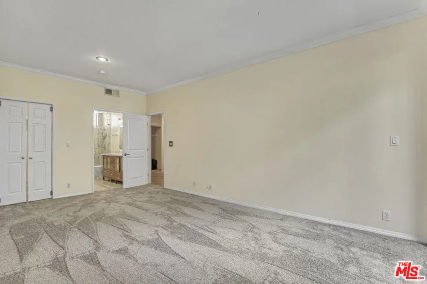 13331 Moorpark Street #233 photo 16