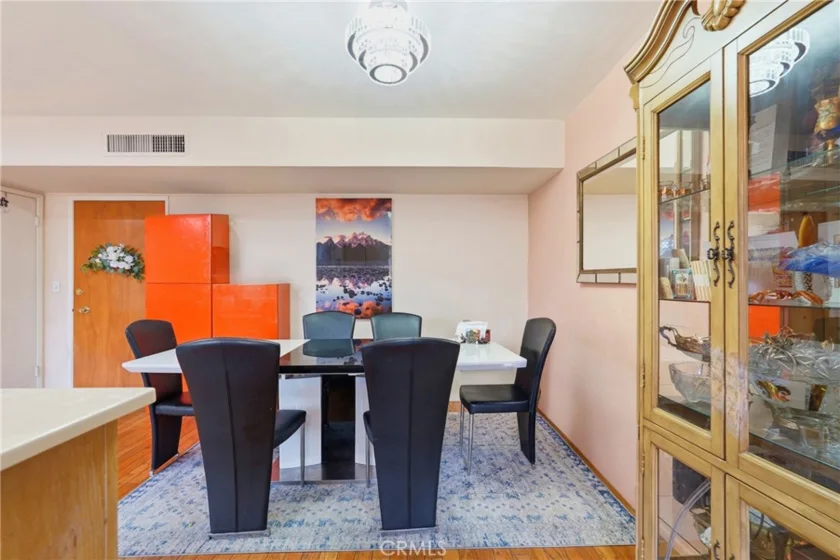 5429 Newcastle # 303 photo 19