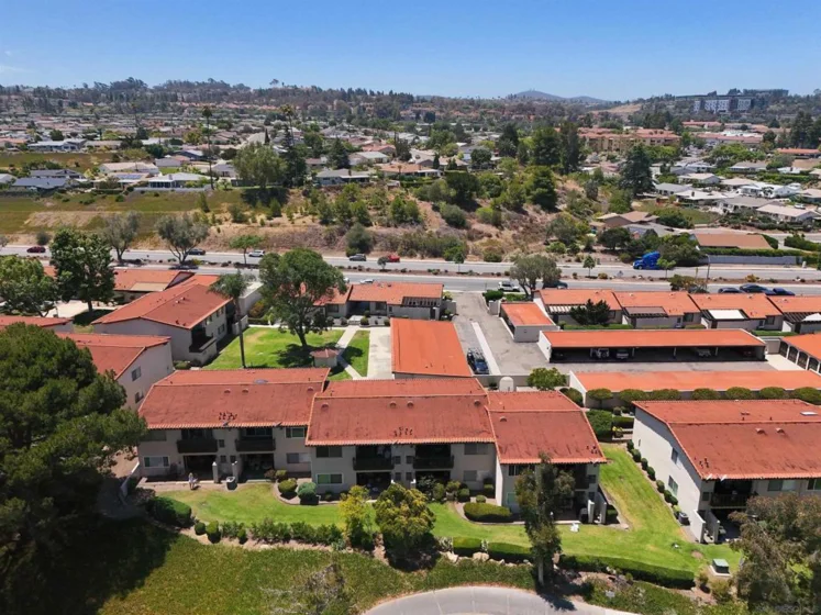 12140 Rancho Bernardo Drive #B photo 27