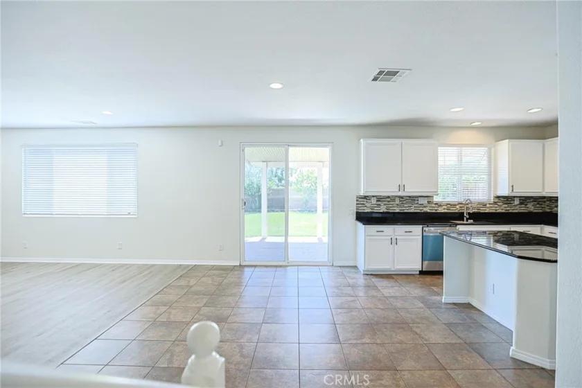 40322 Ariel Hope photo 13
