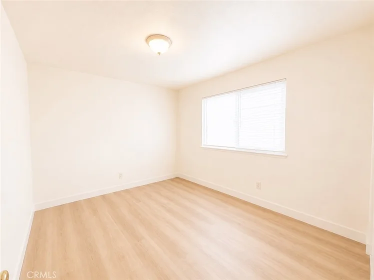 24051 Fir photo 19