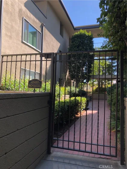 380 S Orange Grove Bl #8 photo 1