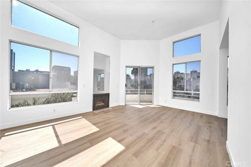 500 S Berendo Street #422 photo 1