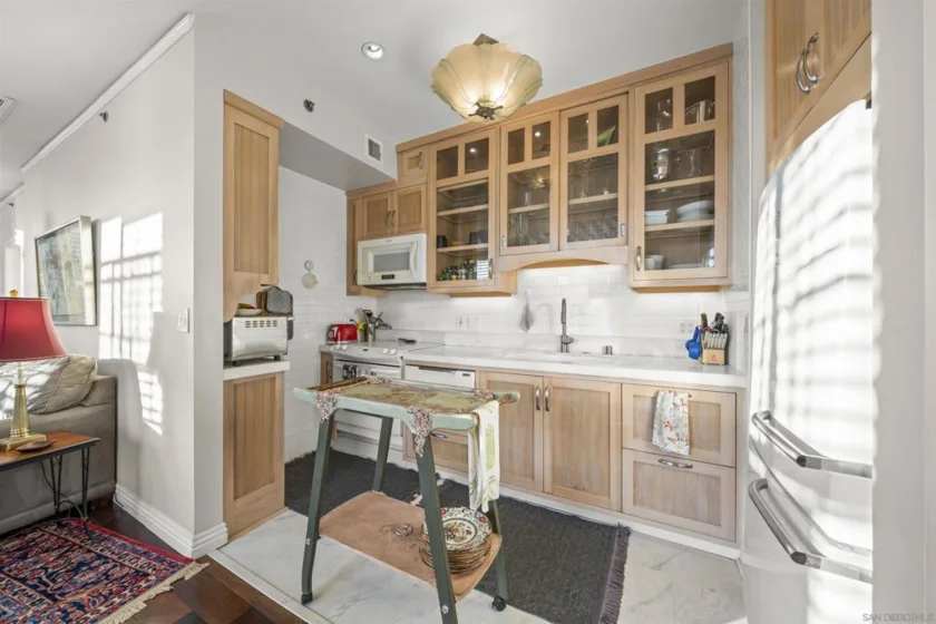 702 Ash Street #800 photo 16
