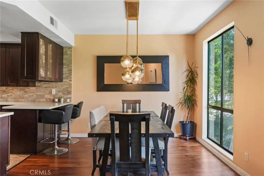 13331 Moorpark Street #216 photo 9