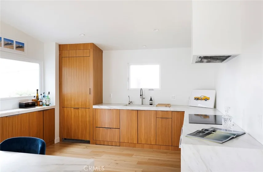1504 Westcliff Drive #5 photo 2
