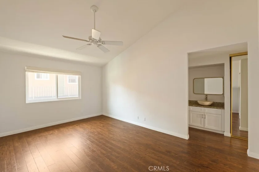 13948 Moorpark Street #4 photo 20