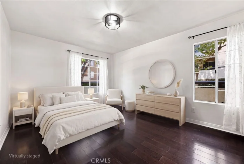 21400 Burbank #106 photo 7