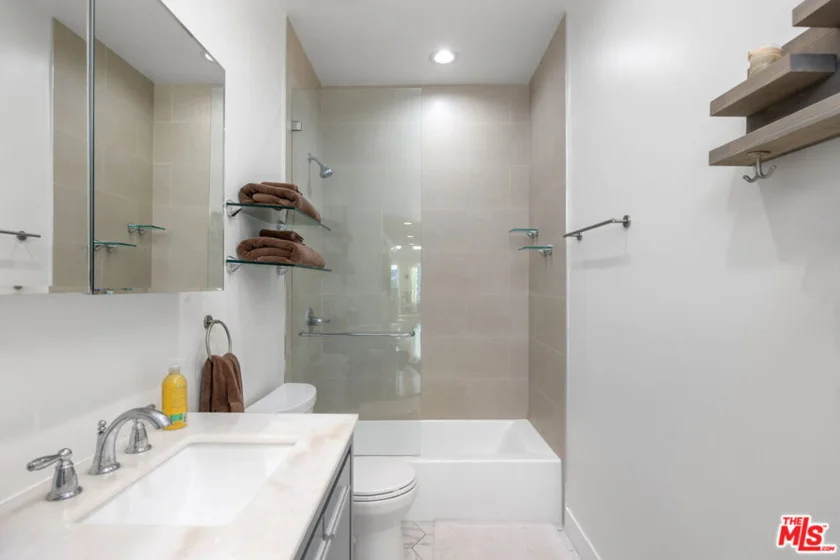 11723 Goshen Avenue #302 photo 4