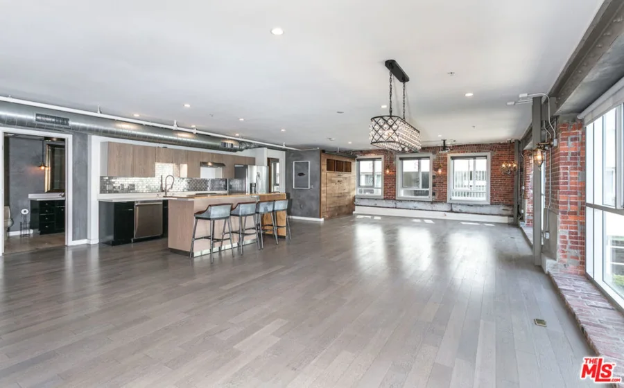 527 Molino Street #202 photo 27