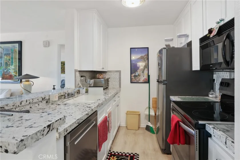 1731 Colby Avenue #104 photo 10
