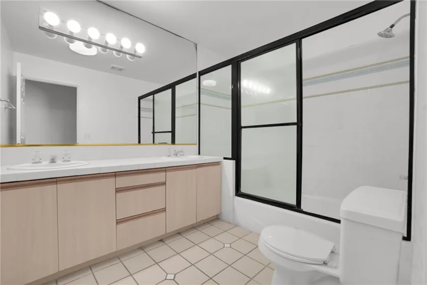 821 N Garfield Avenue #4 photo 10