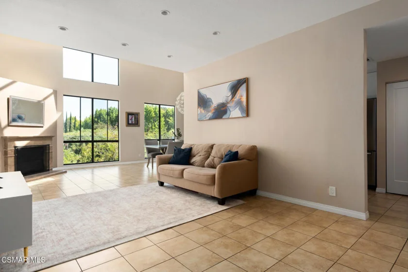 13331 Moorpark Street #328 photo 4