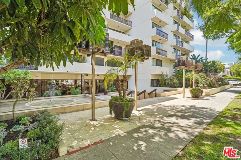 325 N Oakhurst Drive #PH2 photo 3