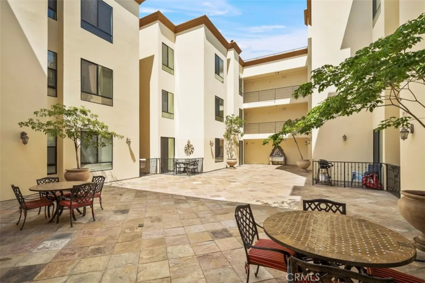 6938 Laurel Canyon #108 photo 24