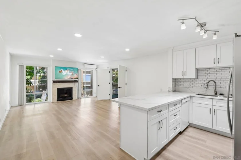 4600 Lamont Street #204 photo 6