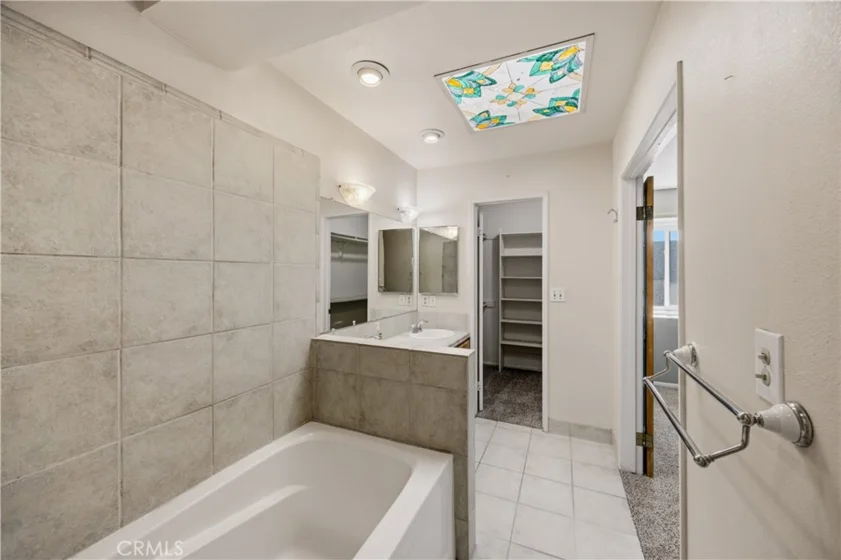 17943 Magnolia Boulevard #16 photo 28
