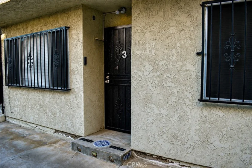 1524 Acacia Street Unit 3 Street photo 8