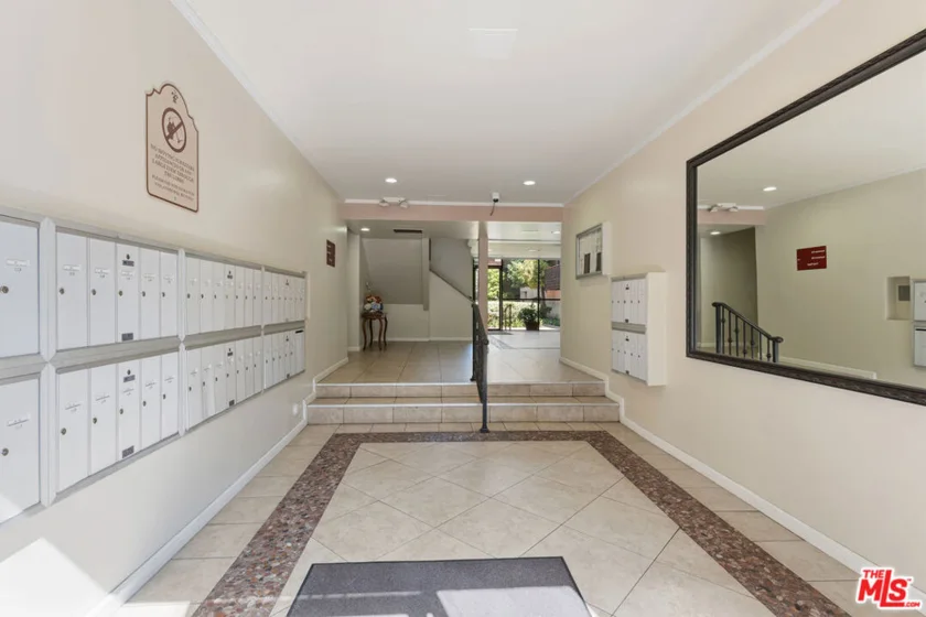 5414 Newcastle Avenue #19 photo 18