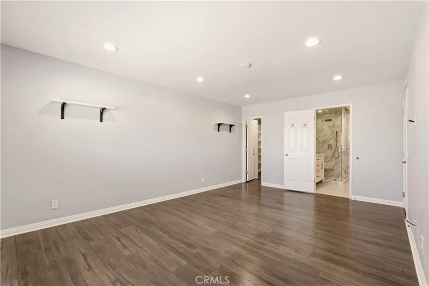 4542 Willis Avenue #302 photo 16