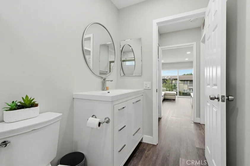 1860 W Glenoaks #L photo 23
