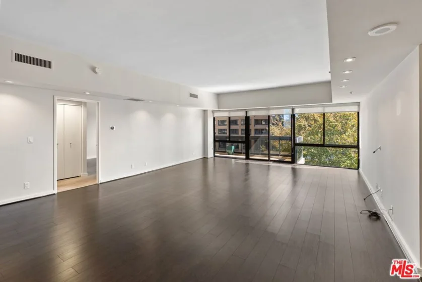 10445 Wilshire Boulevard #406 photo 8