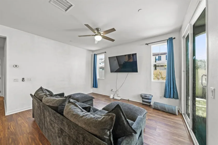 45477 Calle Cirros photo 3