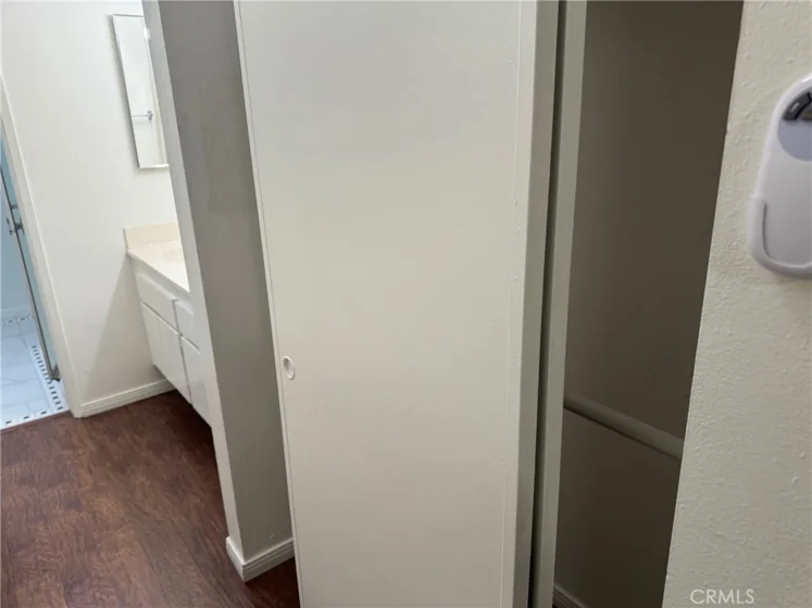 5460 White Oak photo 15