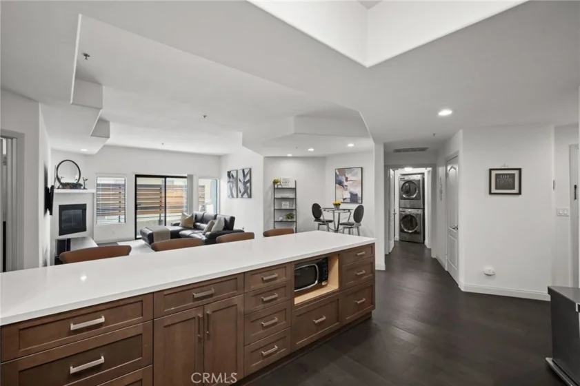 4477 Woodman Avenue #202 photo 8