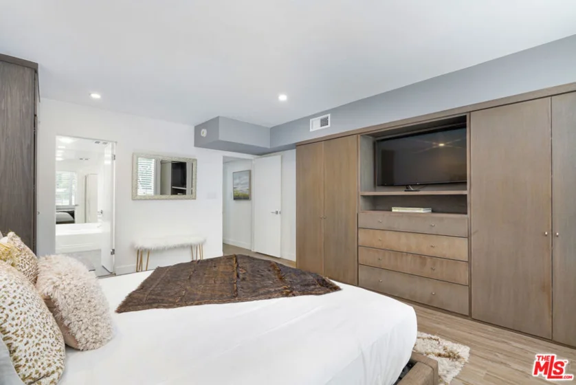 419 N Oakhurst Drive #101 photo 15