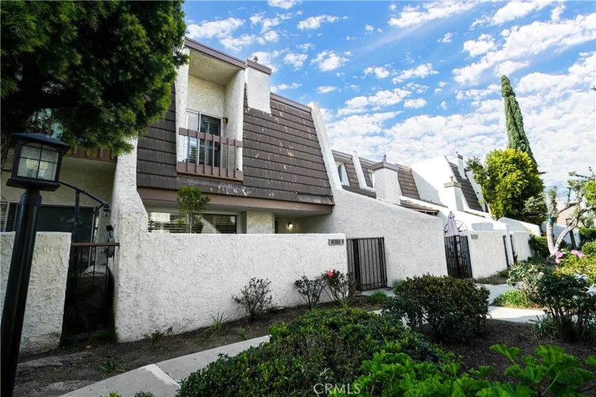 18360 Collins Street #H photo 1
