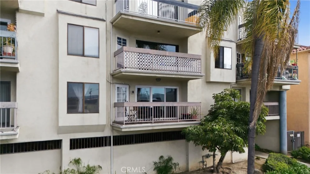 1360 Redondo #102 photo 1