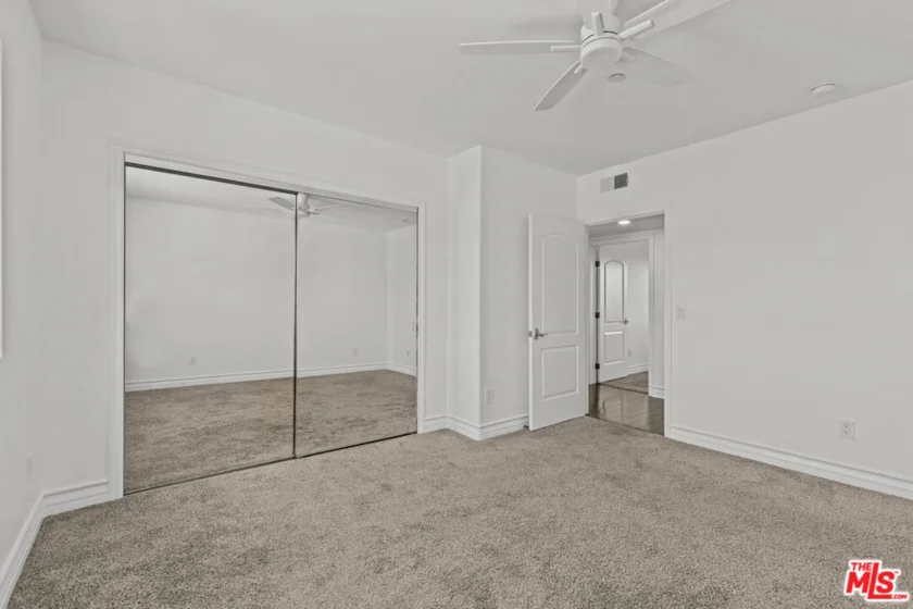 936 N Hudson Avenue #302 photo 15