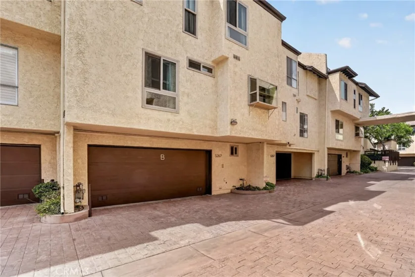 5267 Coldwater Canyon Avenue #B photo 10