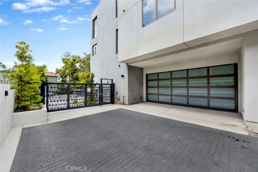 941 E California Boulevard #1 photo 26
