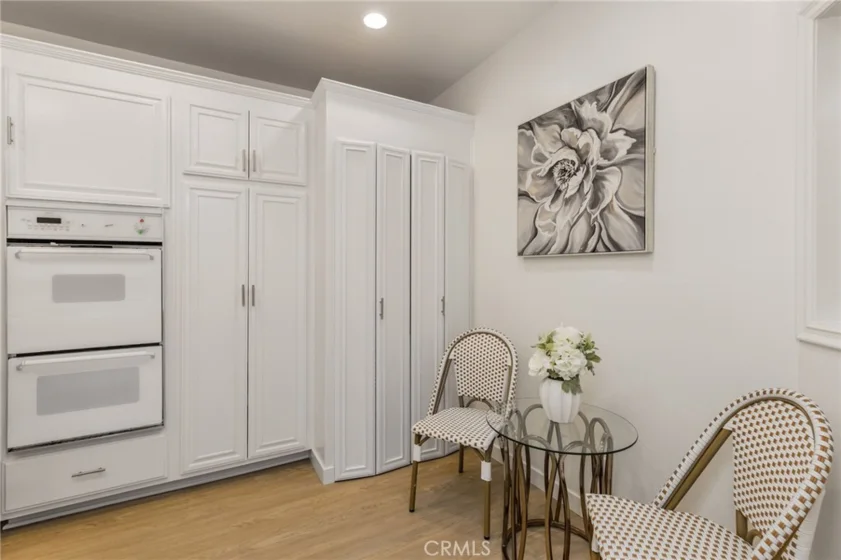 5216 Yarmouth Avenue #105 photo 9