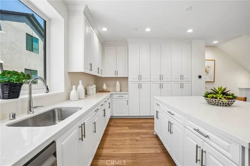 5876 Linden Ave Avenue #6 photo 1