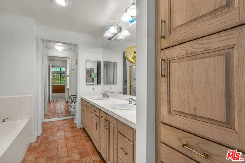 200 N Swall Drive #313 photo 17