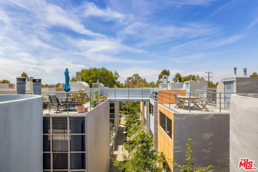2433 28th Street #B photo 8