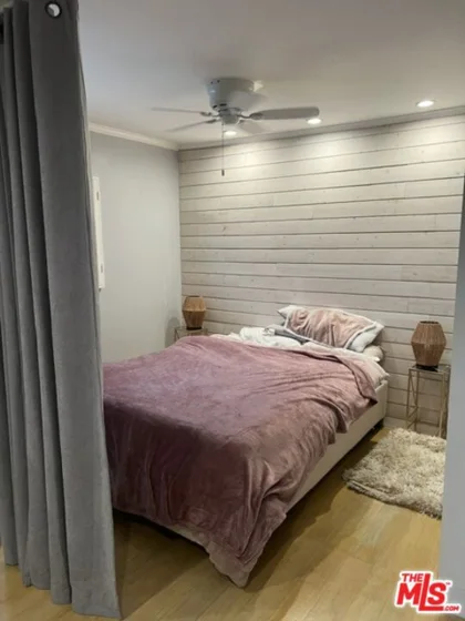 141 S Clark Drive #315 photo 4