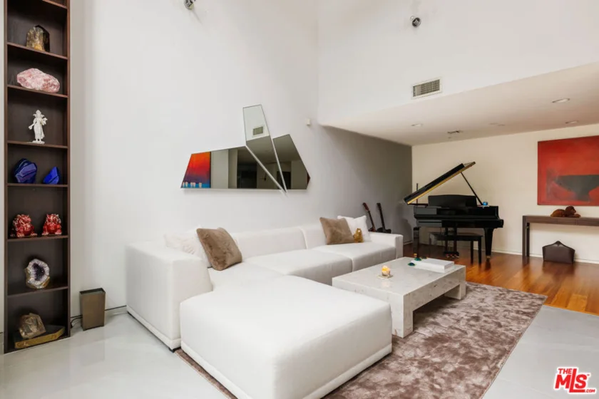 825 N Kings Road #2 photo 4