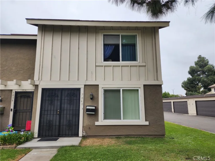 7040 Cabot Way photo 1