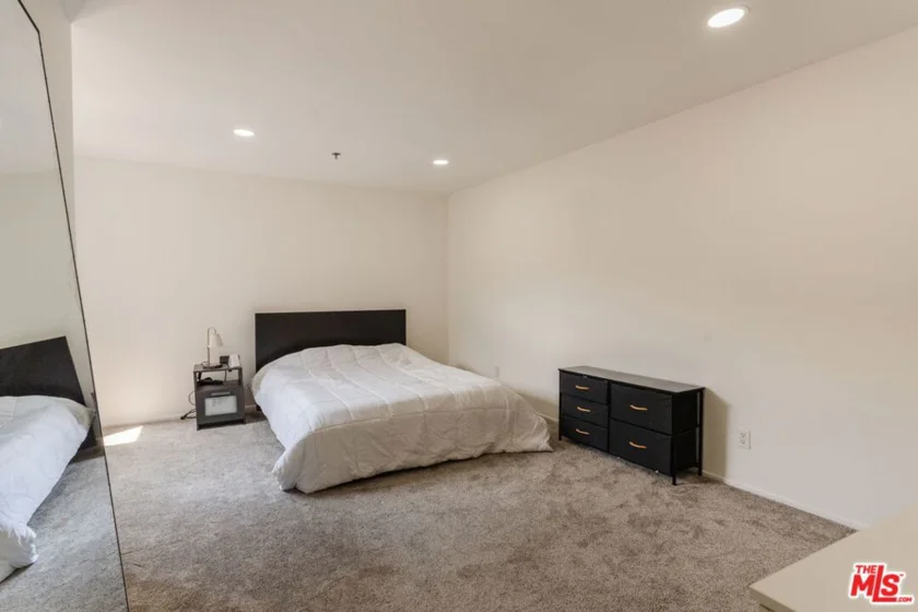 1731 Barry Avenue #214 photo 6