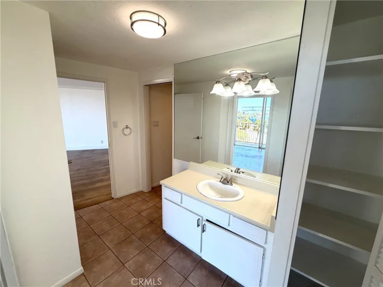 700 E Ocean #808 photo 18