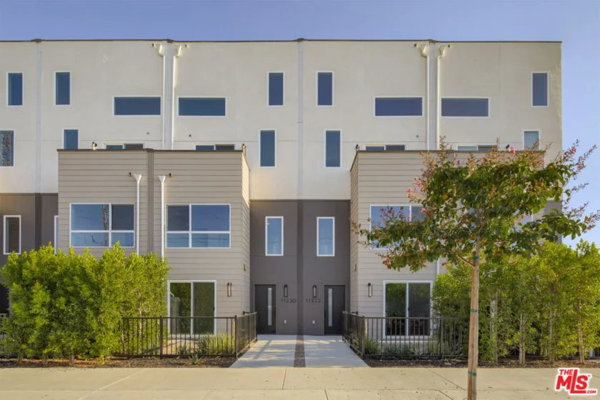 11222 W Victory Boulevard #2 photo 2