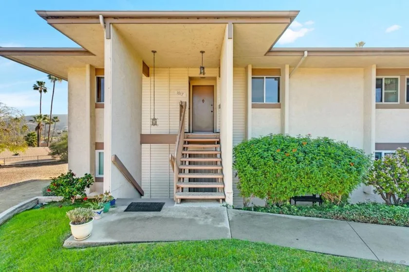 1017 Porteno Court photo 1