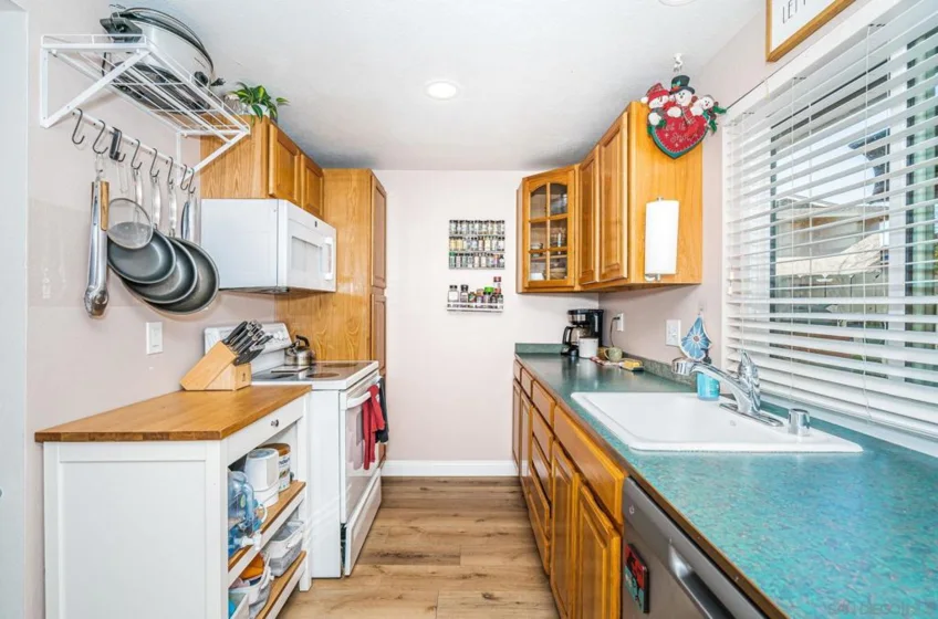 904 Amistad Court #C photo 8