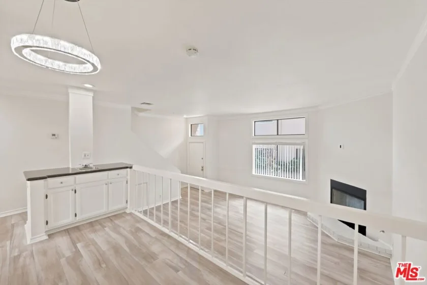 14937 Sherman Way #2 photo 11