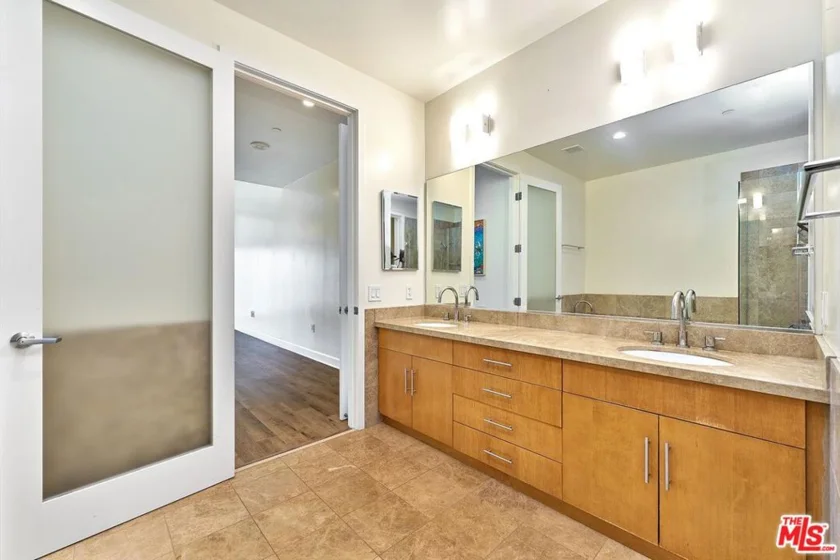 3223 W 6th Street #1005 photo 31